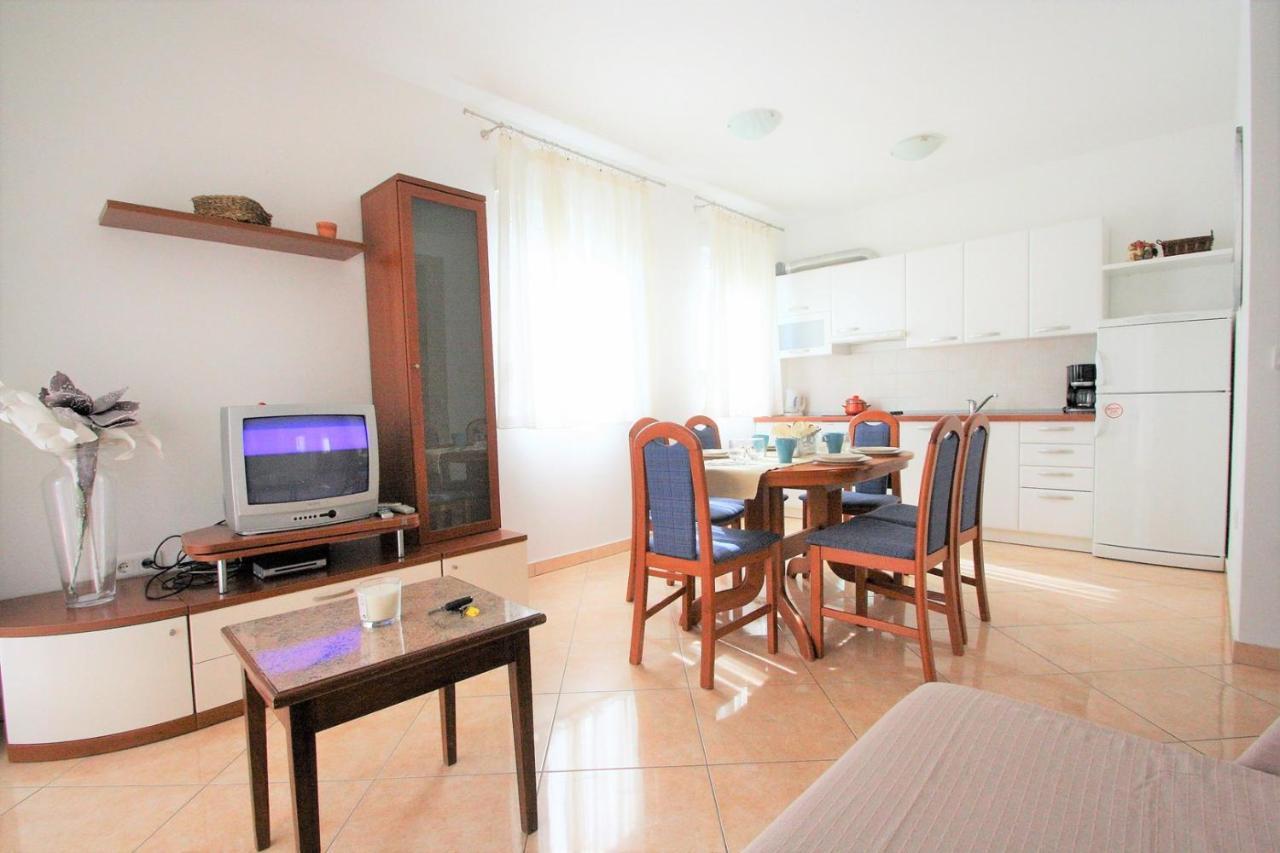 Apartment Mendikovic Porec Exterior photo
