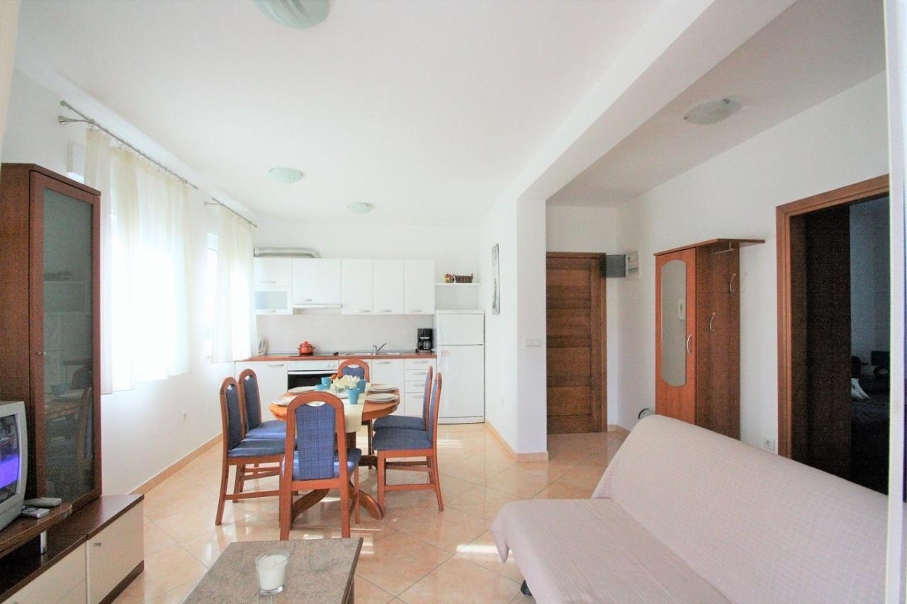 Apartment Mendikovic Porec Exterior photo