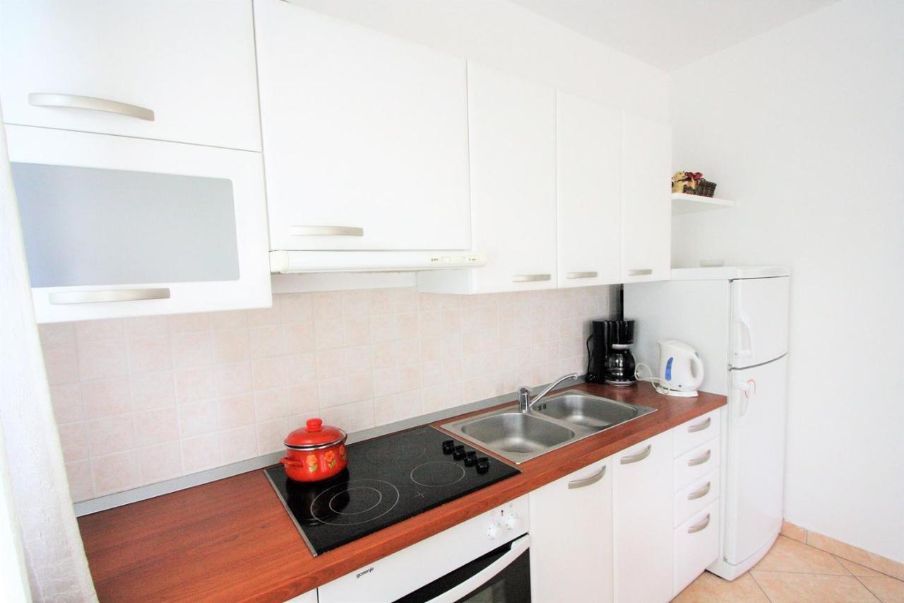 Apartment Mendikovic Porec Exterior photo