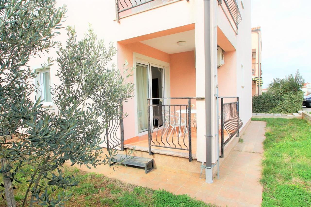 Apartment Mendikovic Porec Exterior photo